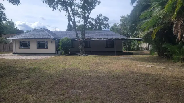 House to Rent in Queensdale