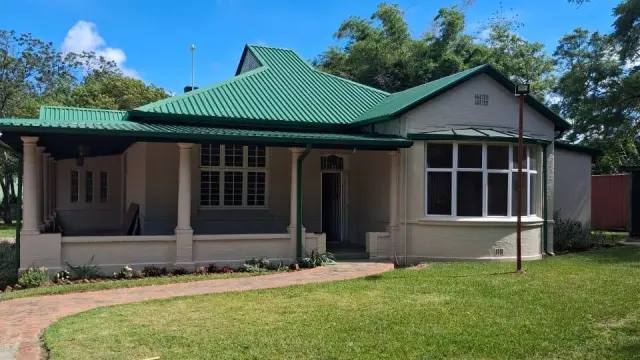 Office to Rent in Newlands