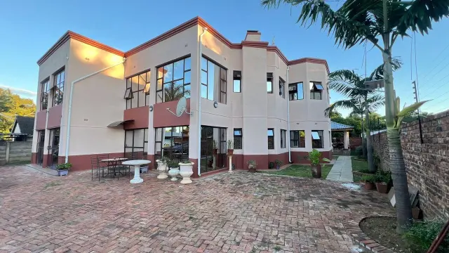 Flat/Apartment to Rent in Emerald Hill