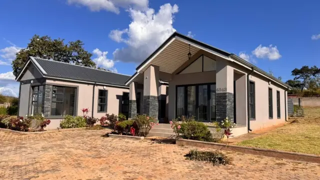 Townhouse/Cluster to Rent in Glen Lorne