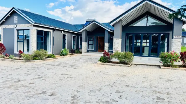 Townhouse/Cluster to Rent in Glen Lorne