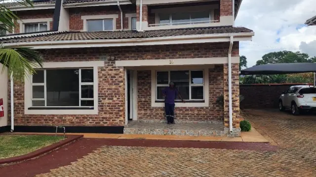 3 Bedroom Cottage/Garden Flat to Rent in Greendale North