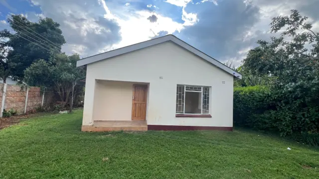 2 Bedroom Cottage/Garden Flat to Rent in Vainona