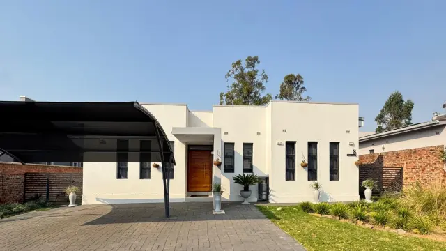 Townhouse/Cluster to Rent in Greendale