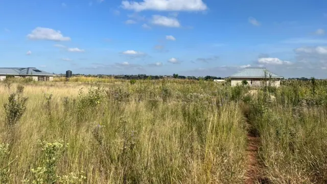 Residential Stand for Sale inNorton