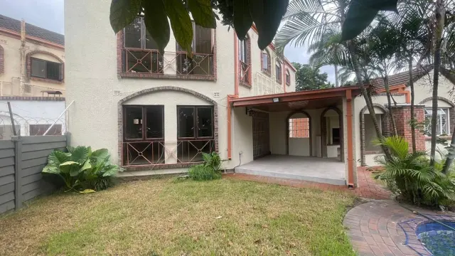 Townhouse/Cluster to Rent in Newlands