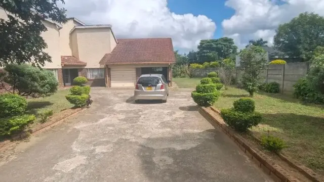 4 Bedroom House to Rent in Borrowdale West