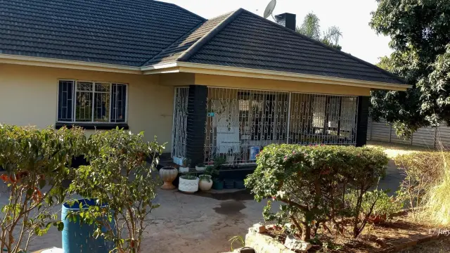 3 Bedroom House to Rent in Waterfalls