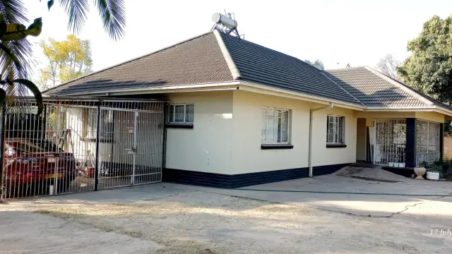3 Bedroom House to Rent in Waterfalls