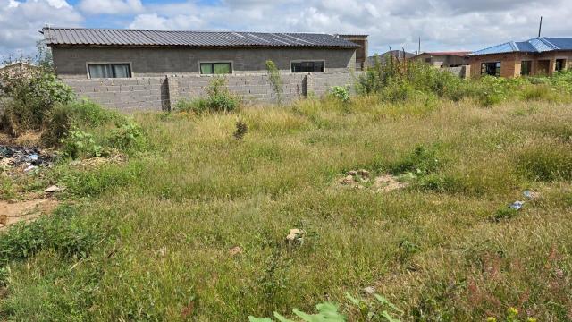 Stand for Sale in Emganwini