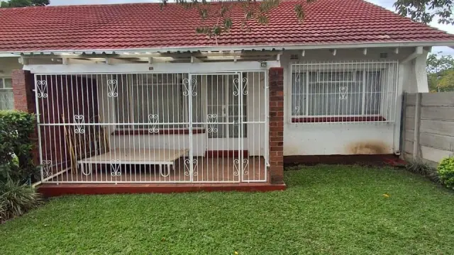 Cottage/Garden Flat for Sale