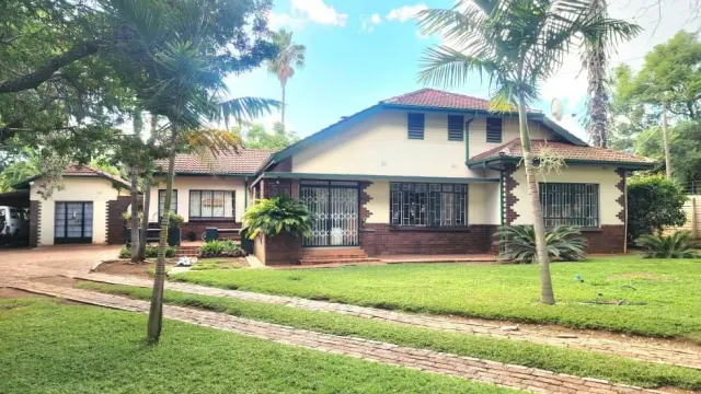 4 Bedroom House to Rent in Greendale North