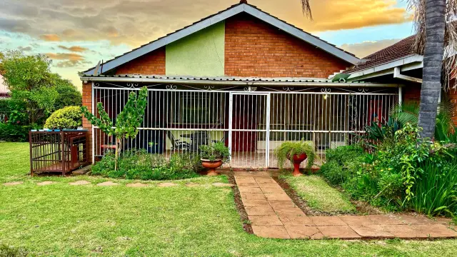 2 Bedroom Cottage/Garden Flat to Rent in Avondale West
