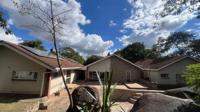 6 Bedroom House to Rent in Greendale