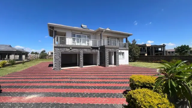 4 Bedroom House to Rent in Arlington