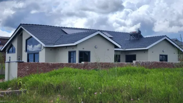 3 Bedroom House to Rent in Borrowdale