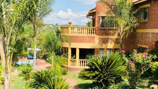 9 Bedroom House to Rent in Greystone Park