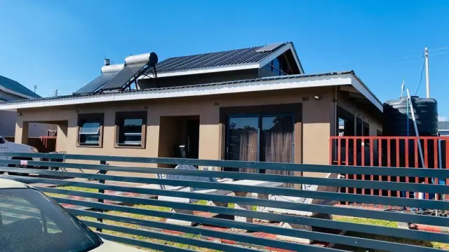 4 Bedroom House to Rent in Arlington