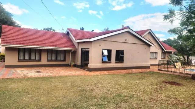 4 Bedroom House to Rent in Greendale