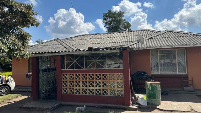 Stand for Sale in Queensdale