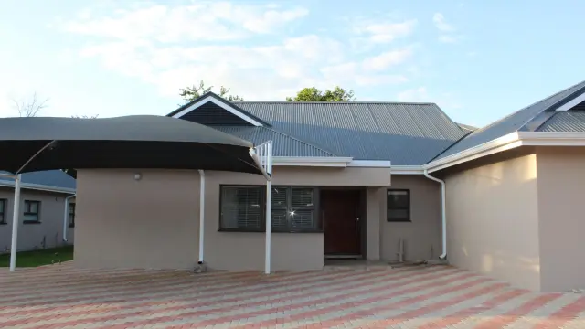 Townhouse/Cluster to Rent in Emerald Hill