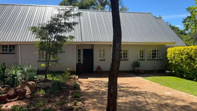 3 Bedroom House to Rent in Borrowdale