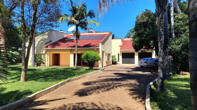 5 Bedroom House to Rent in Borrowdale West