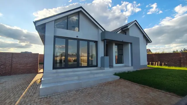 4 Bedroom House to Rent in Borrowdale