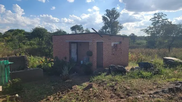 Residential Stand for Sale in Sunnyside