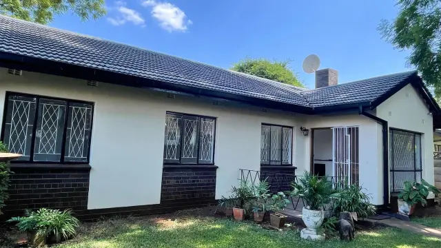3 Bedroom Cottage/Garden Flat to Rent in Avondale