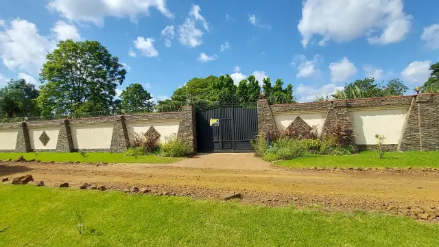 4 Bedroom House to Rent in Northwood
