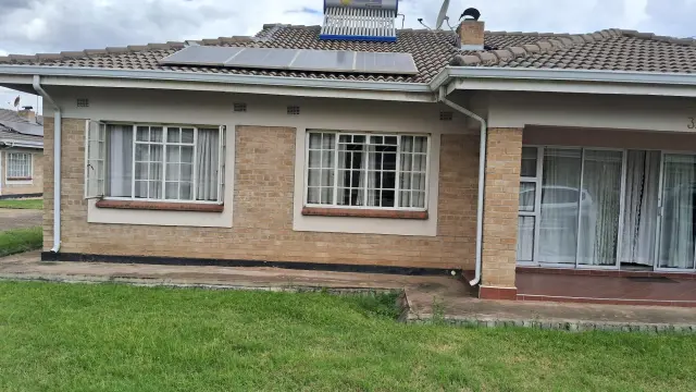 3 Bedroom House to Rent in Waterfalls