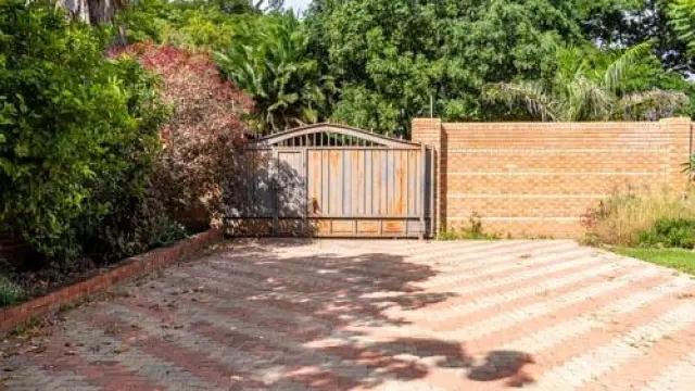 House for Sale in Greendale