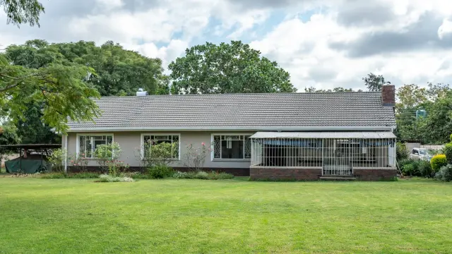 4 Bedroom House to Rent in Bluff Hill