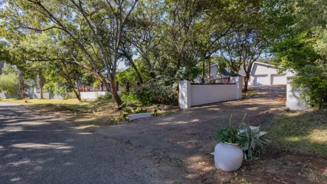 4 Bedroom House to Rent in Glen Lorne