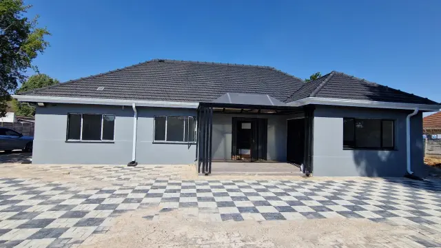 4 Bedroom House to Rent in Milton Park