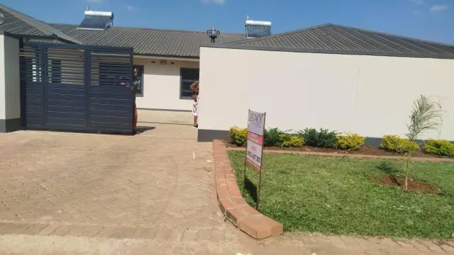 3 Bedroom House to Rent in Bluff Hill