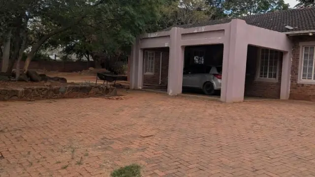 House for Sale in Greystone Park