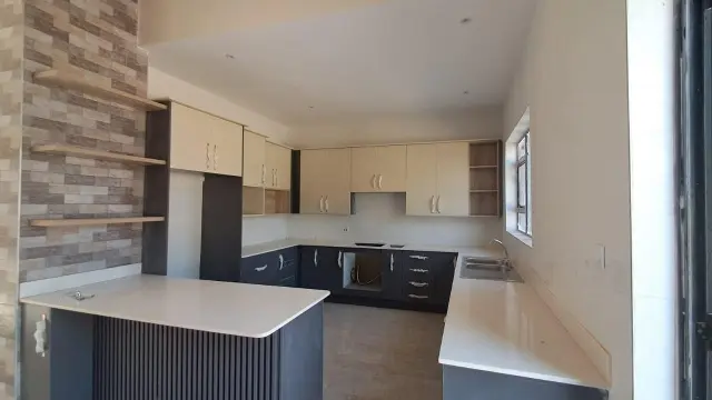 Townhouse/Cluster to Rent in Marlborough
