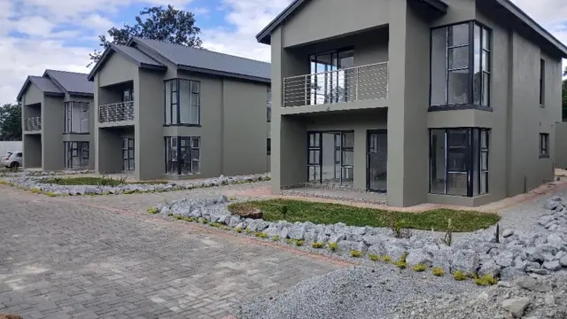 Townhouse/Cluster to Rent in Marlborough