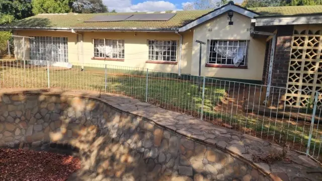4 Bedroom House to Rent in Bluff Hill