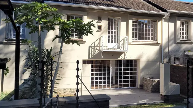 Townhouse/Cluster to Rent in Newlands