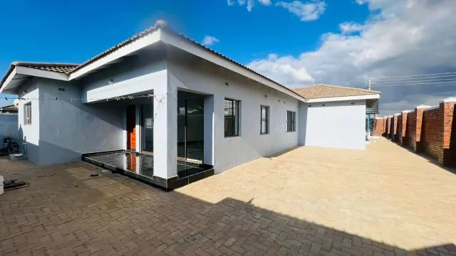 House to Rent in Ashdown Park