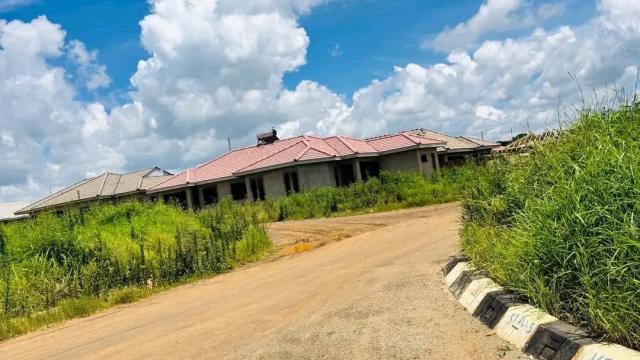 Stand for Sale in Glaudina
