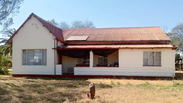 Stand for Sale in Woodville