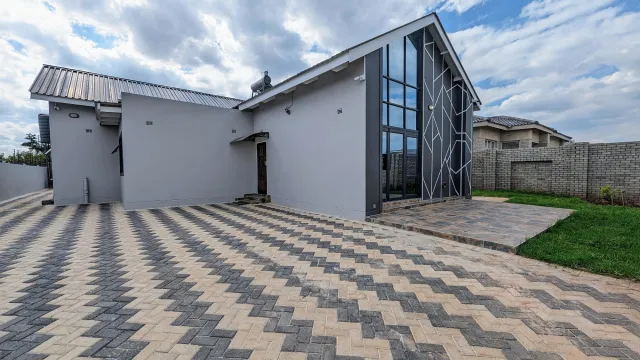 Townhouse/Complex/Cluster to Rent