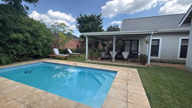 Townhouse/Cluster to Rent in Pomona