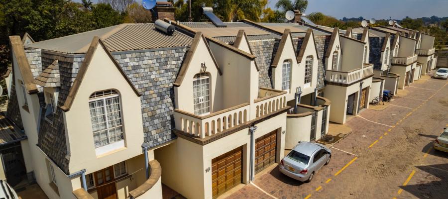 Townhouse/Complex/Cluster for Sale in Newlands, Harare North