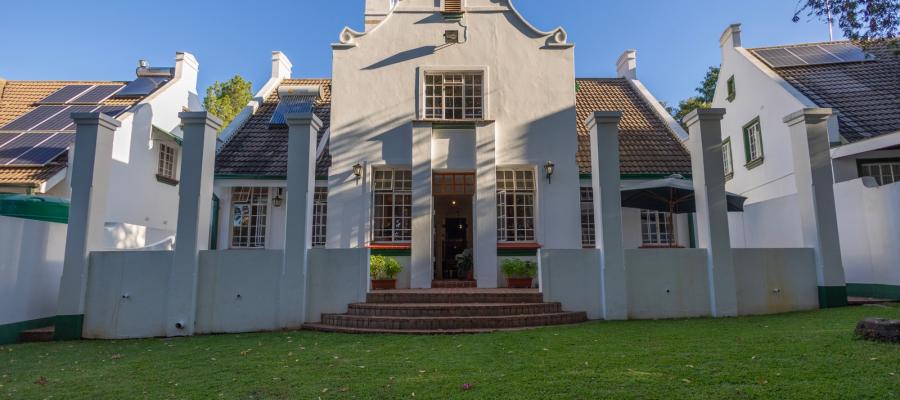 Townhouse/Complex/Cluster for Sale in Borrowdale, Harare North