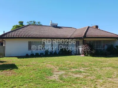 House For Sale in Woodlands